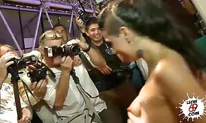 لباس زیر را به الکسیس عکس سکسی عقب برگردانید و دختر را درآورید