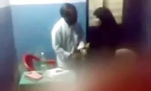 او رفت و یک سگ ماده زیبا اولین فیلم سکس الکسیس را در جنگل پاره کرد