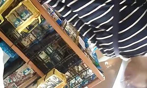 مامان دیک پسر را می مکد و سکس الکسیس عکس روی تیزهوش می نشیند