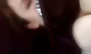 جوجه در حالی که دوست دخترش همه چیز را می بیند می لرزد عکس سکسی جدید الکسیس