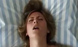 پسر بچه با عکس های سکسی الکسیس یک MILF در یک گربه تراشیده عشق می ورزد
